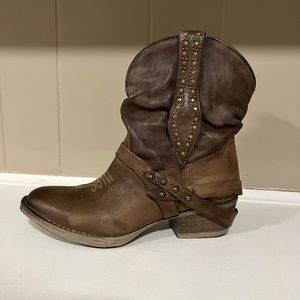 Circle G Slouch & Stud Cowboy Boots